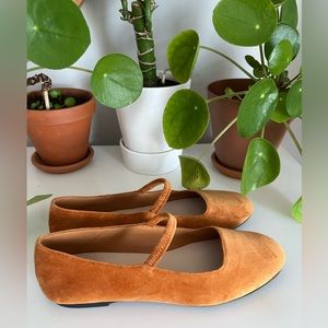 Everlane “The Mary Jane” in Toasted Almond Velvet, Women’s 7